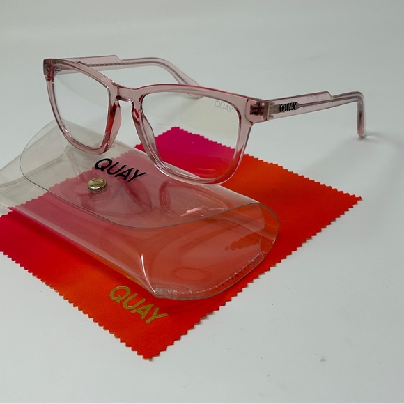 Quay Hardwire crystal pink frame blue light glasses - Picture 3 of 13